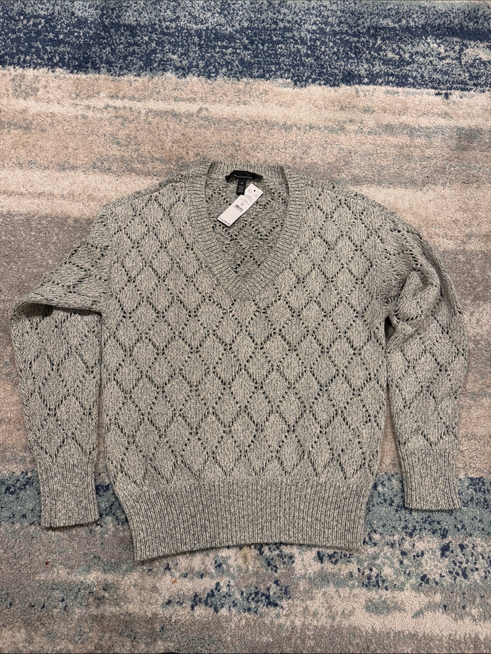 Women’s WHITE HOUSE BLACK MARKET Light Gray V-Neck Cable Knit Sweater